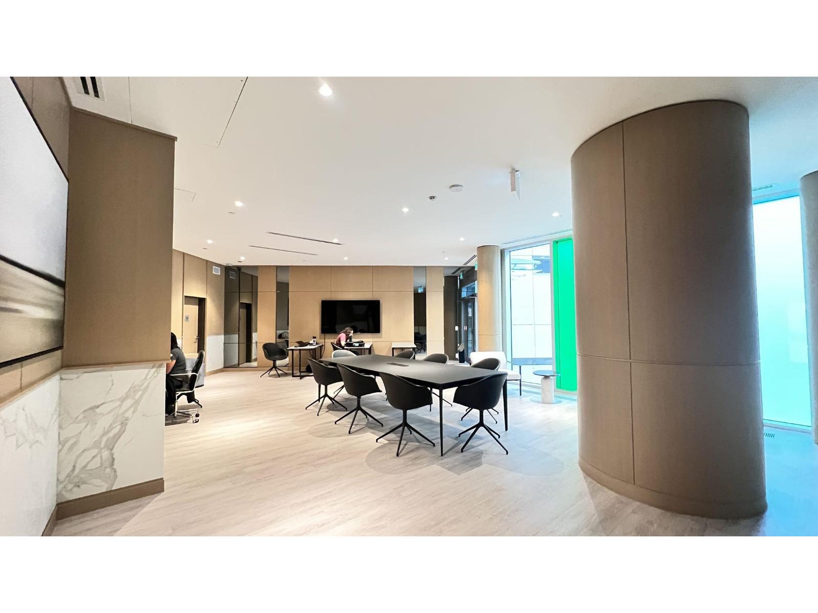 1610 9887 WHALLEY BOULEVARD, Surrey