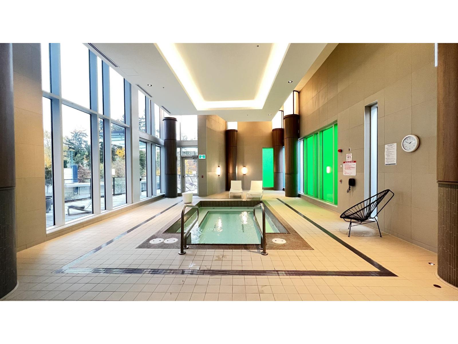 1610 9887 WHALLEY BOULEVARD, Surrey