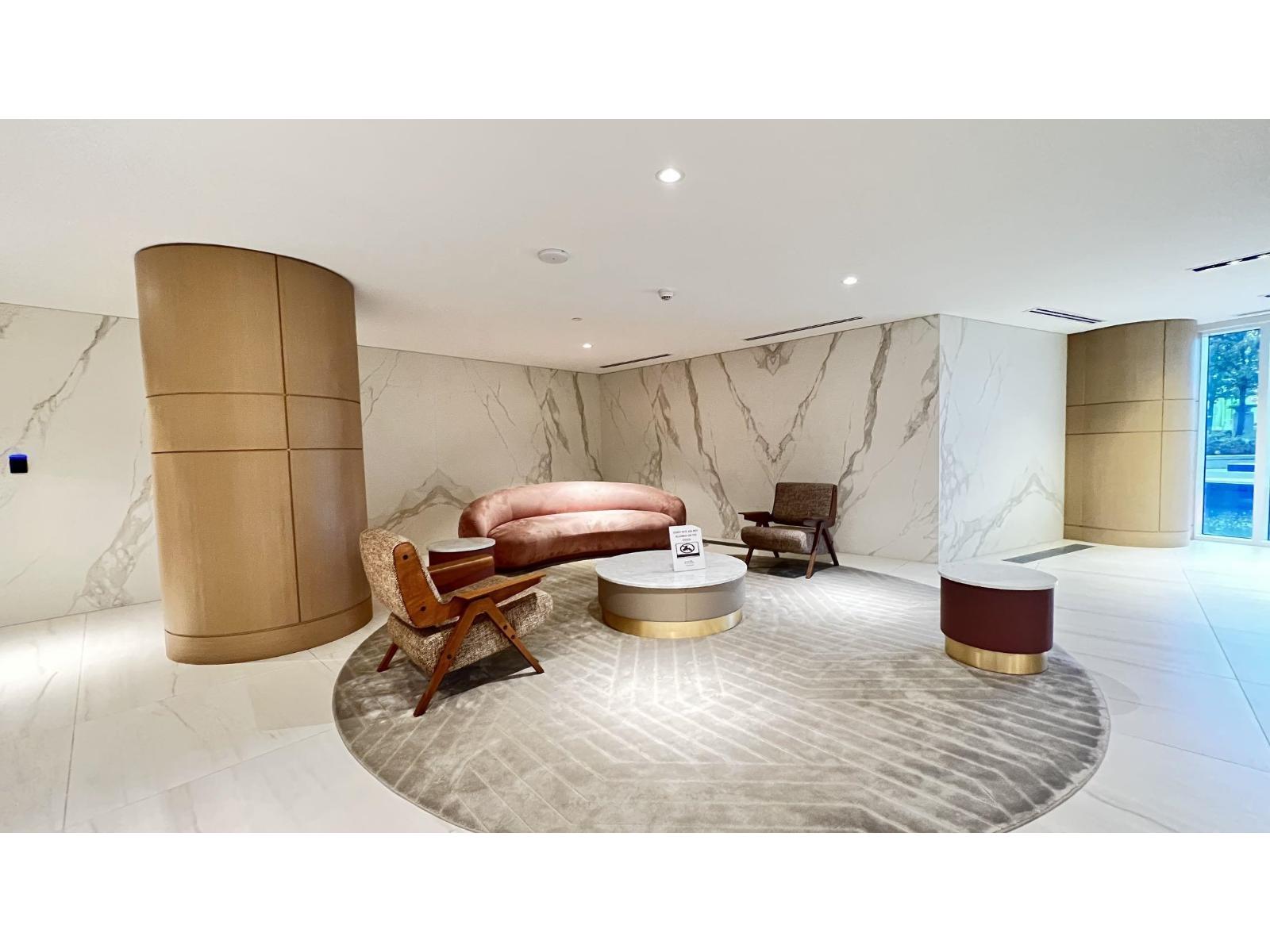 1610 9887 WHALLEY BOULEVARD, Surrey