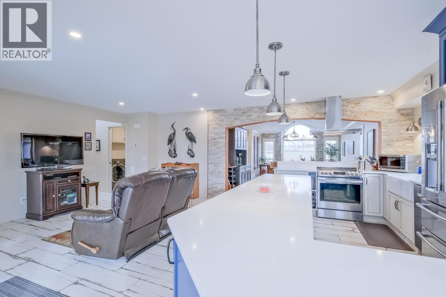#419 595 Yates Road - 17