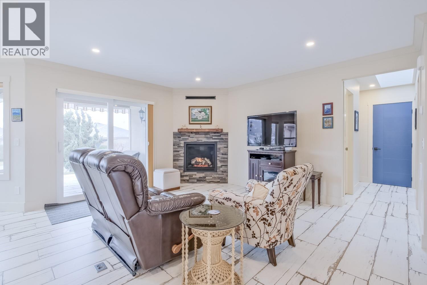 #419 595 Yates Road - 20