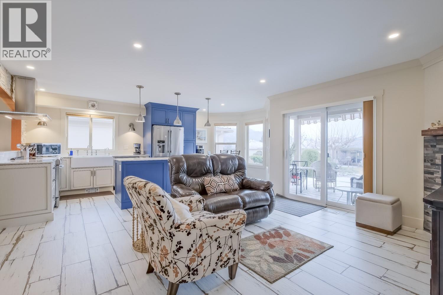 #419 595 Yates Road - 22
