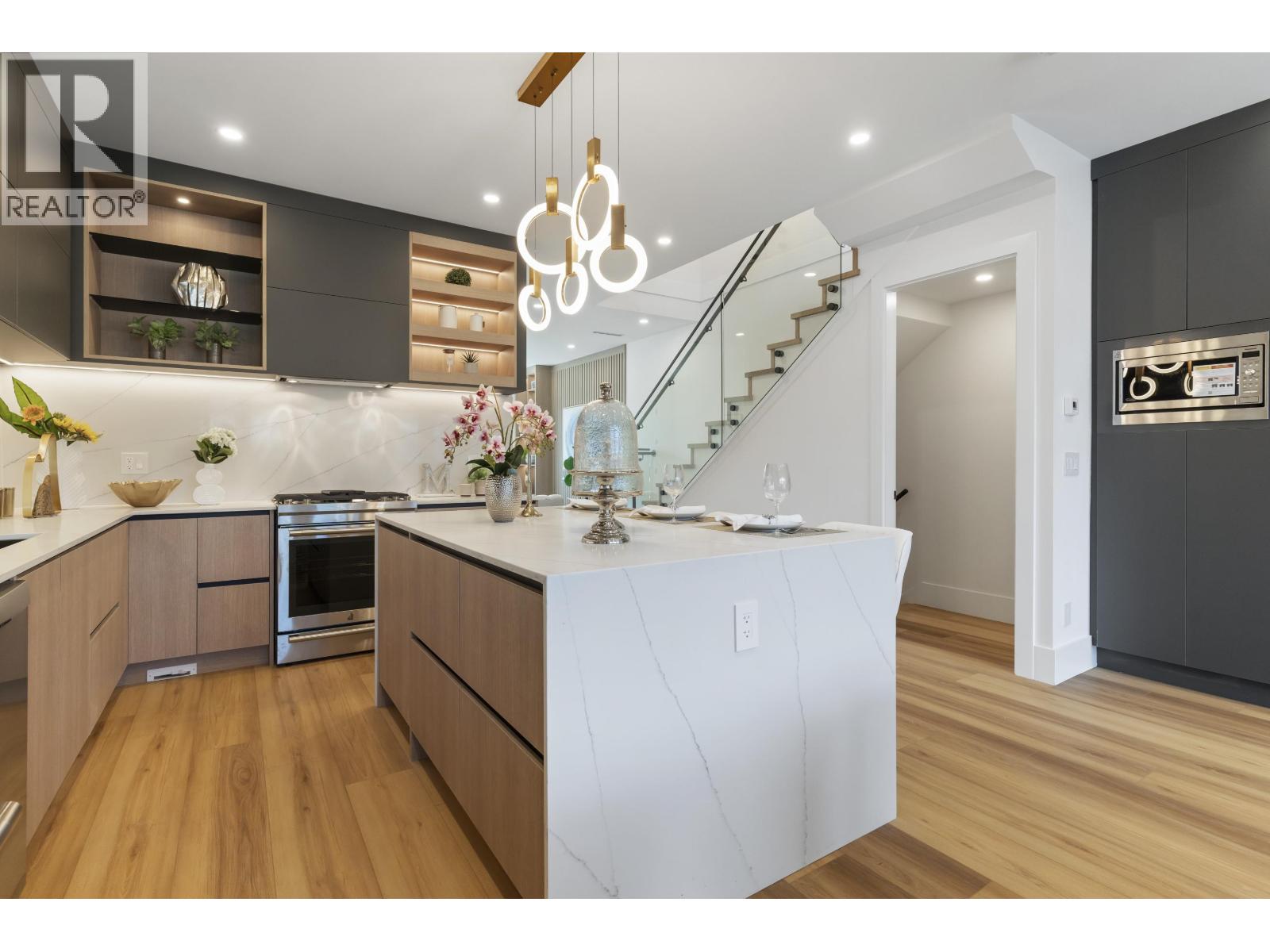 7225 10TH AVENUE, Burnaby