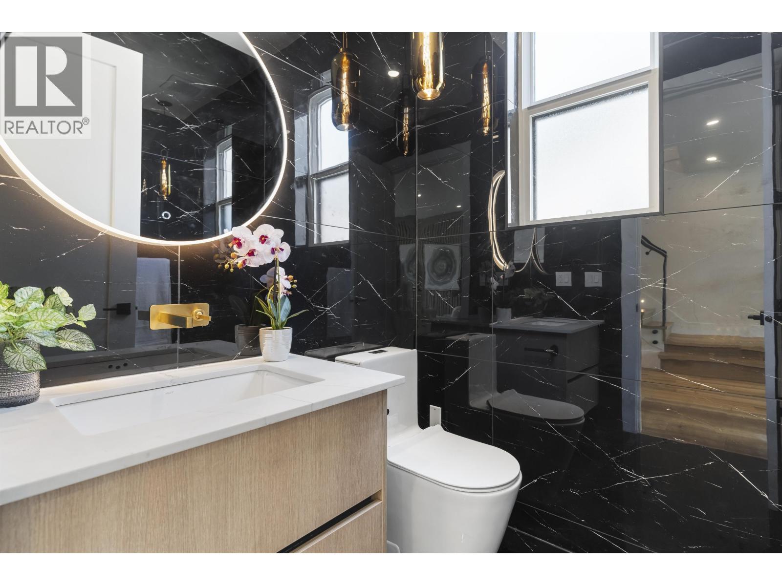 7225 10TH AVENUE, Burnaby