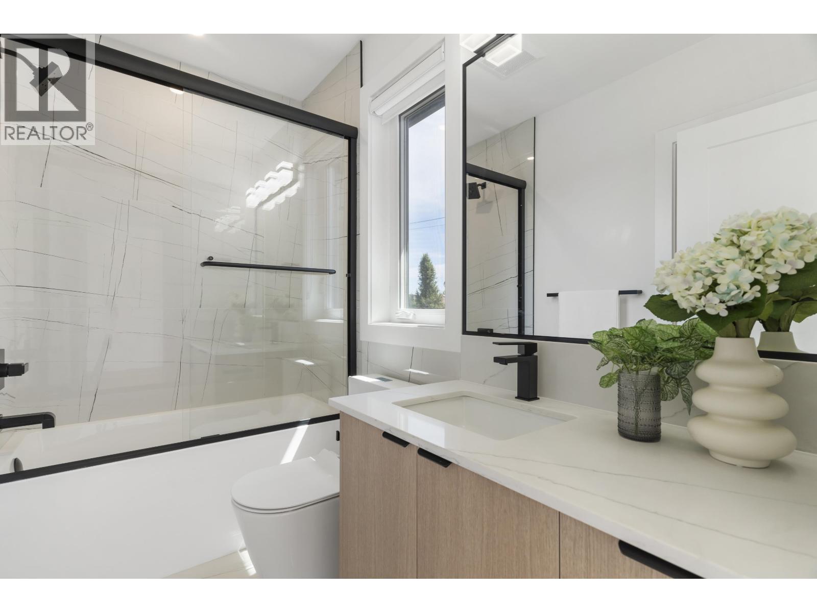 7225 10TH AVENUE, Burnaby