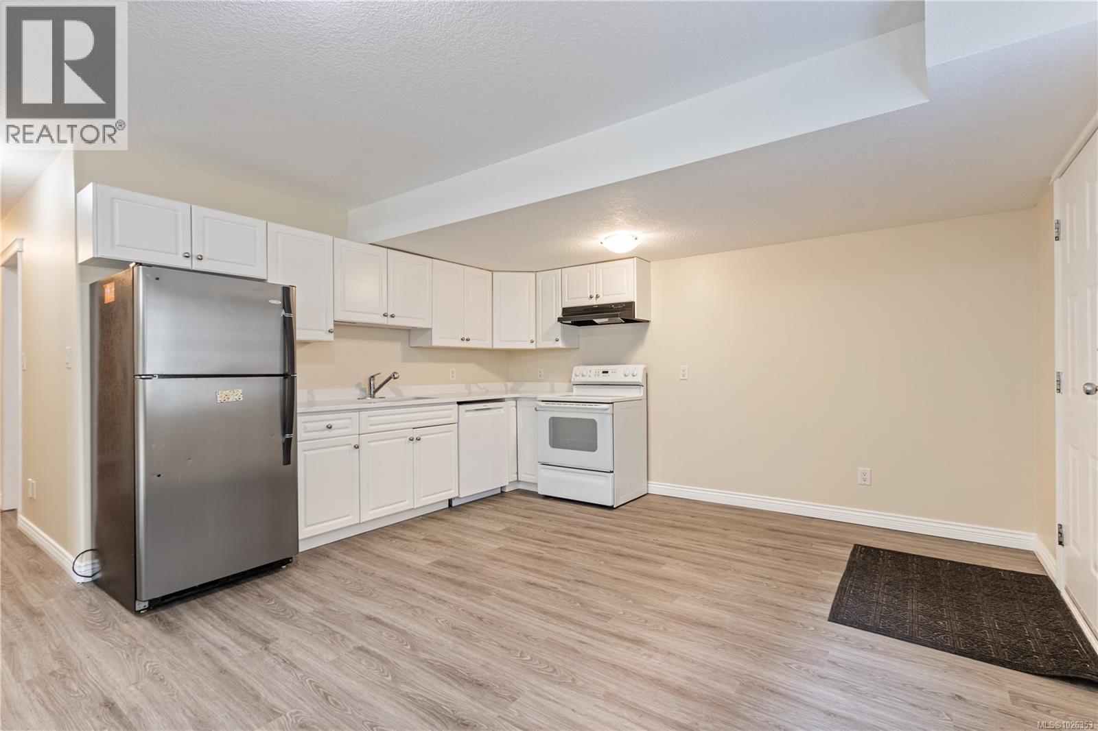 6088 McGirr Rd, Nanaimo