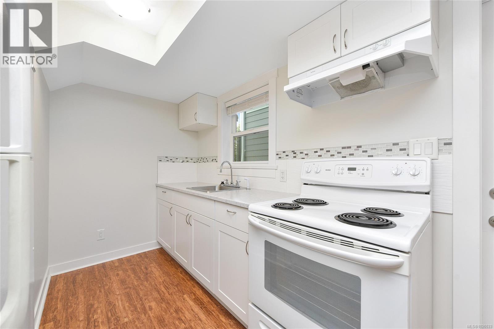 3315 Myles Mansell Rd, Langford