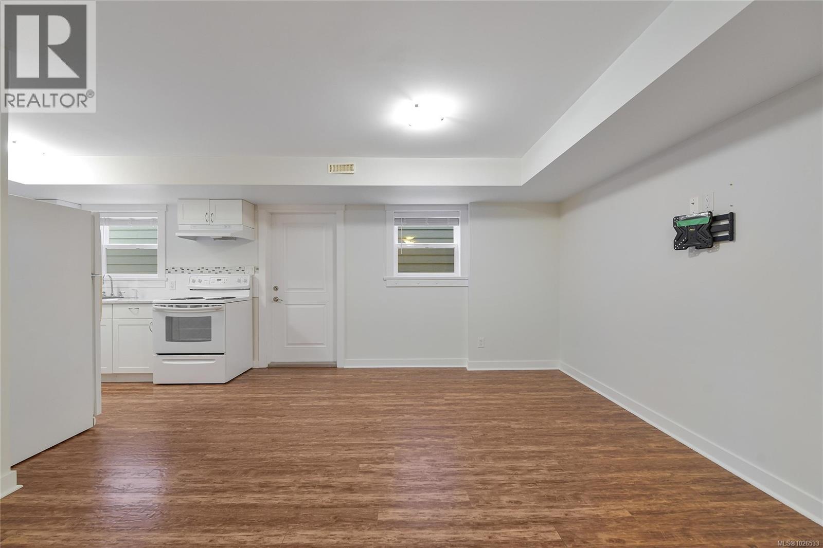 3315 Myles Mansell Rd, Langford