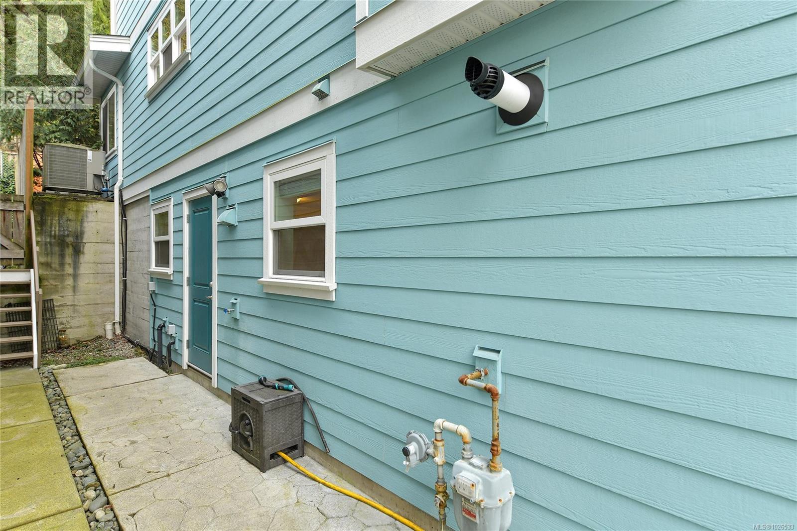 3315 Myles Mansell Rd, Langford