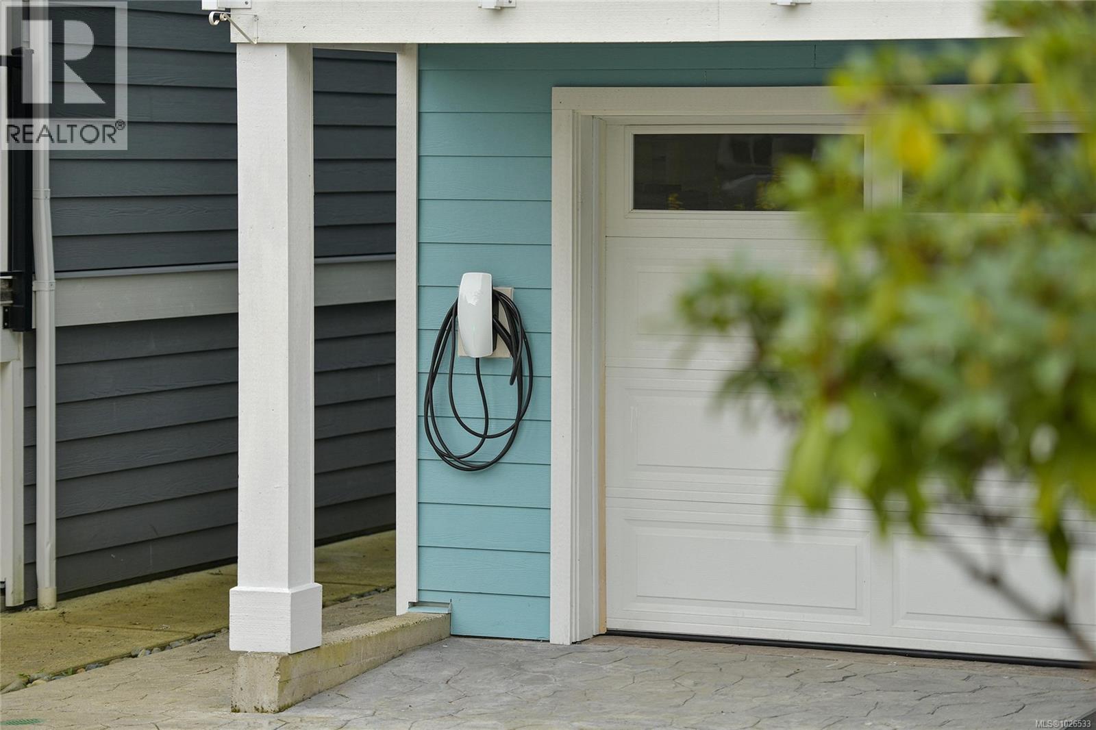 3315 Myles Mansell Rd, Langford