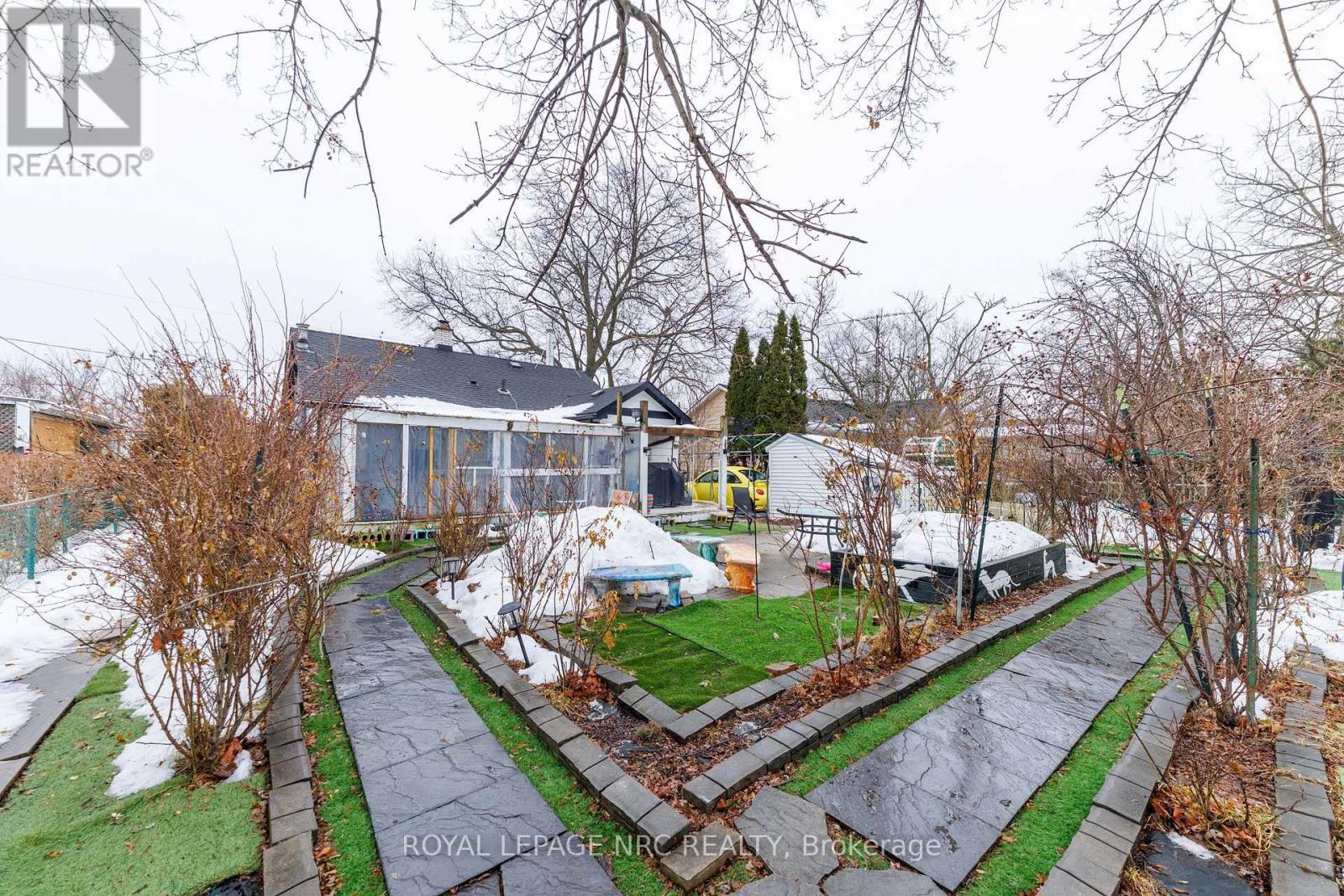 7 VERA STREET,St. Catharines (Western Hill),,