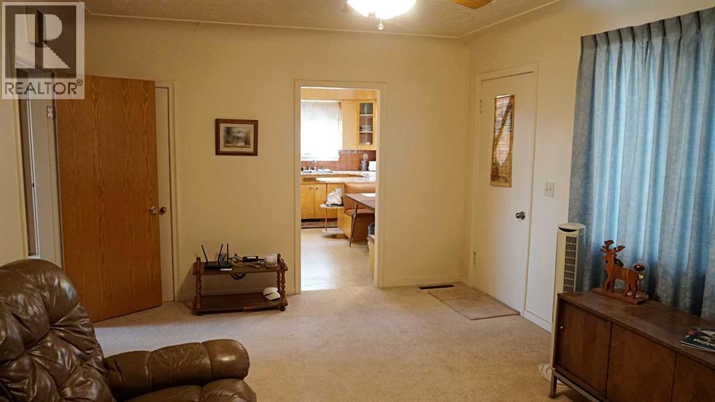 4703 49 STREET - 7