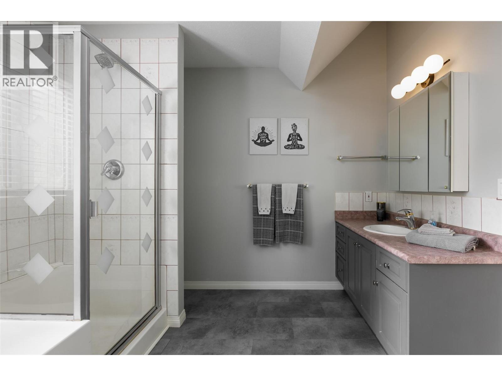 9315 Paradise Road, Kelowna