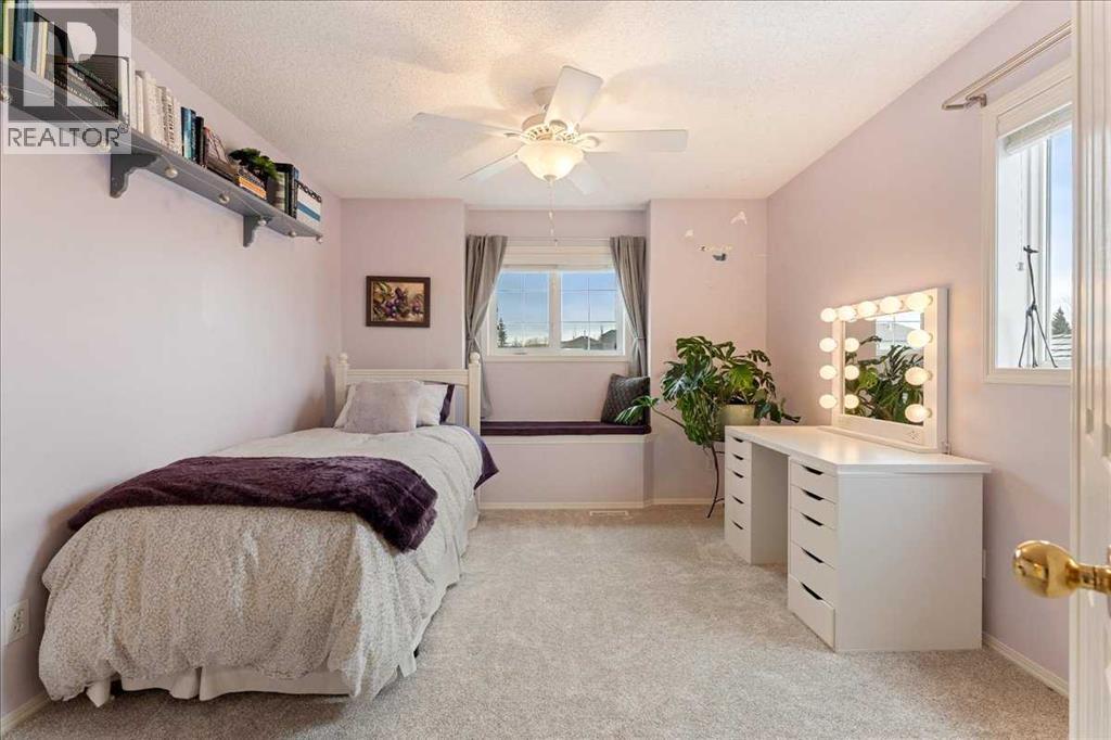 128 West Terrace Crescent, Cochrane