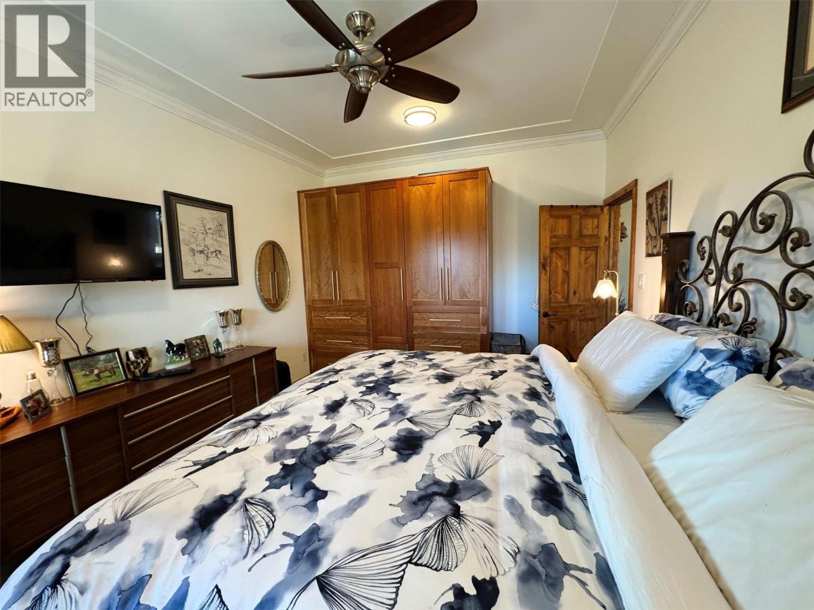 2200 Almond Gardens Road E, Grand Forks