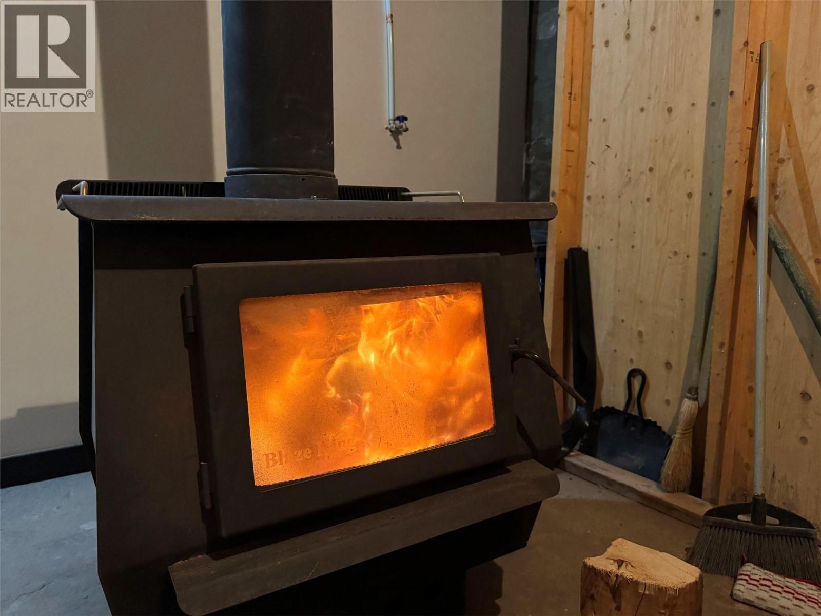 2200 Almond Gardens Road E, Grand Forks