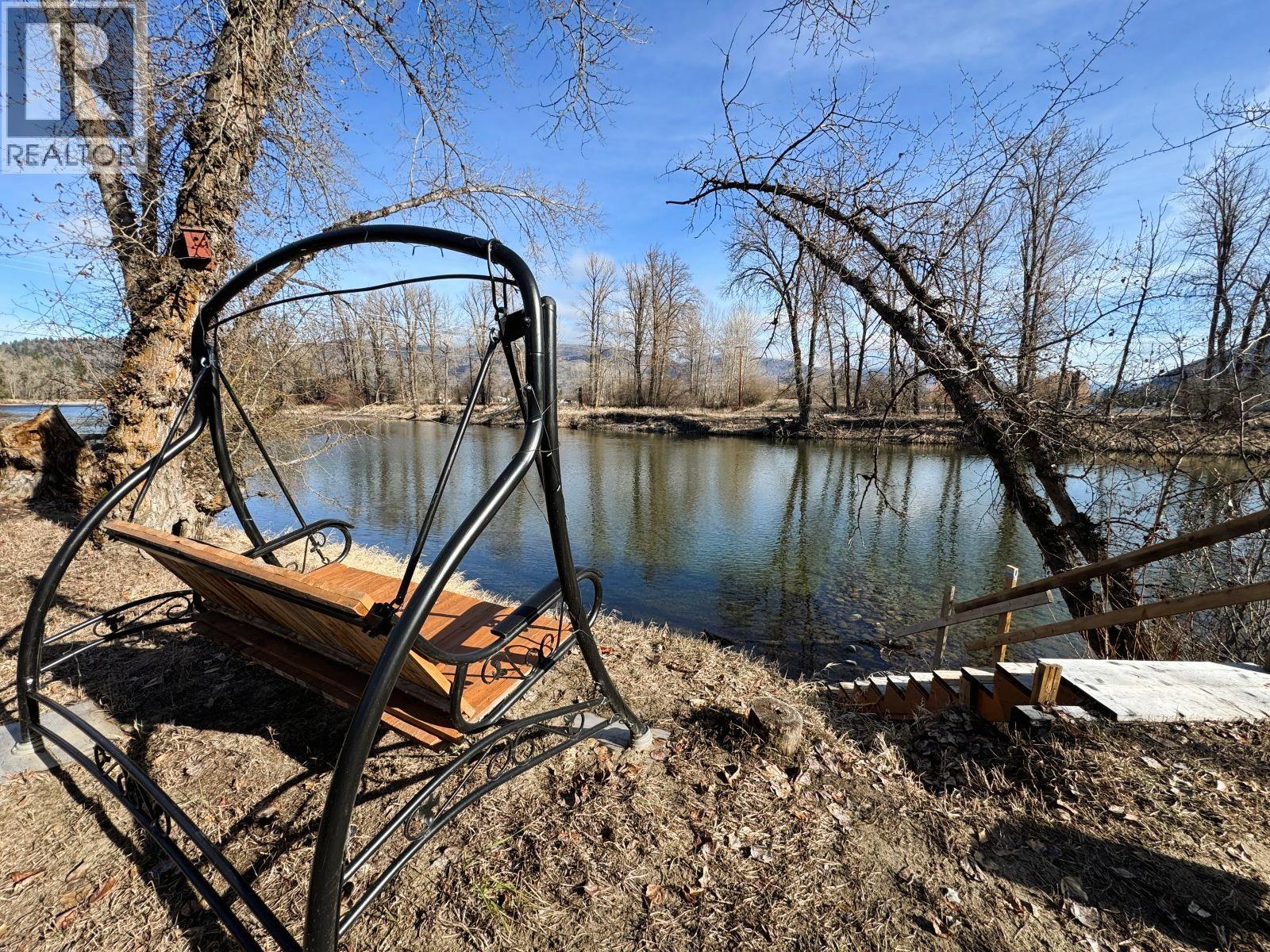 2200 Almond Gardens Road E, Grand Forks