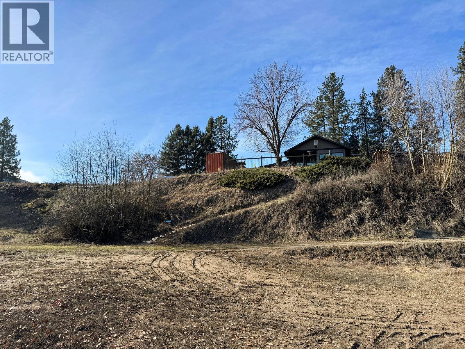 2200 Almond Gardens Road E, Grand Forks