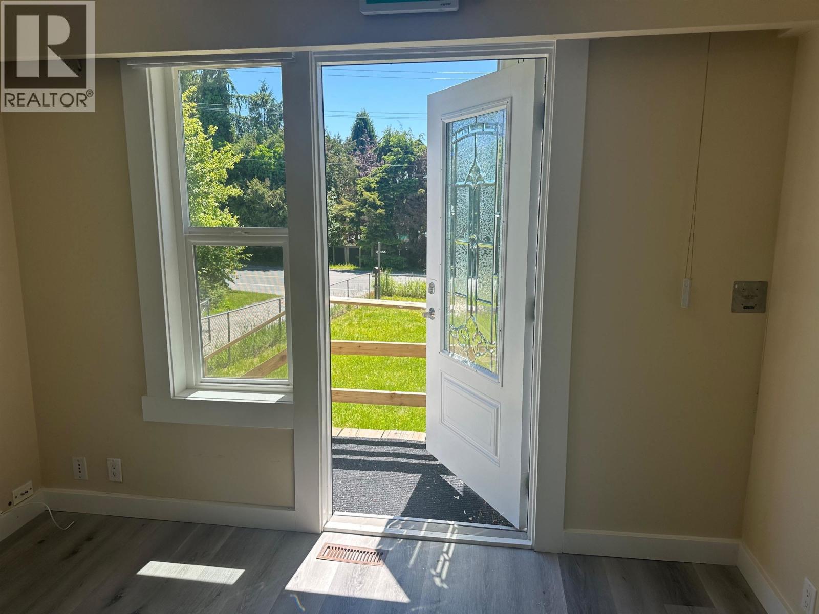 4 Bed, 2 Bath House for Sale in Maple Ridge – 24611 DEWDNEY TRUNK ROAD, Maple Ridge – MLS# R3091778 - Image 5