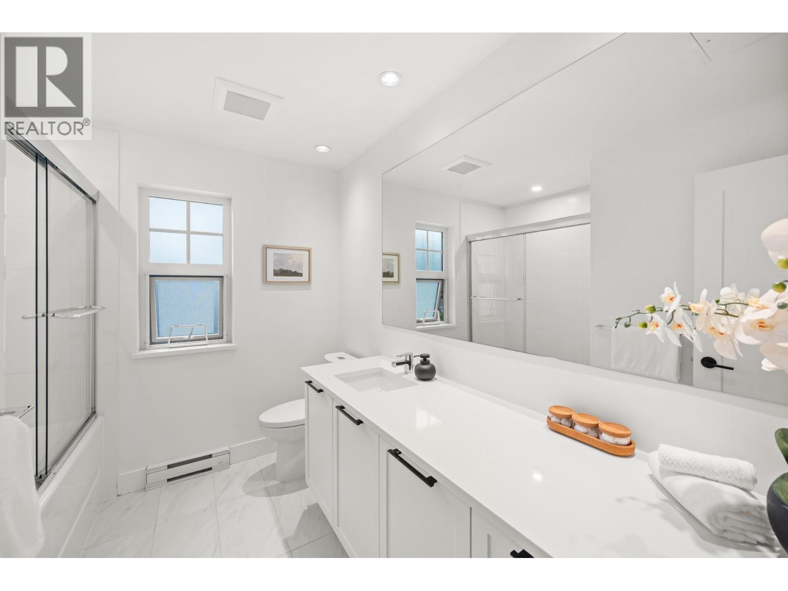 16 3552 VICTORIA DRIVE, Coquitlam