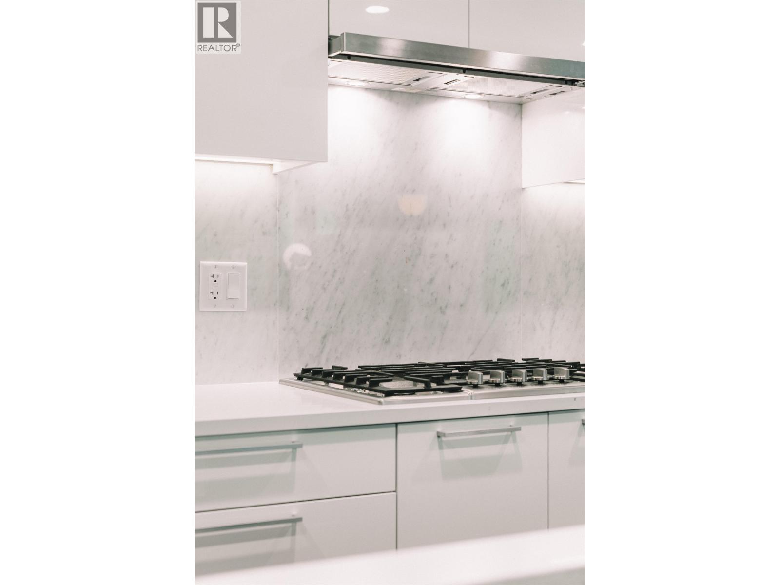 1608 6398 SILVER AVENUE, Burnaby