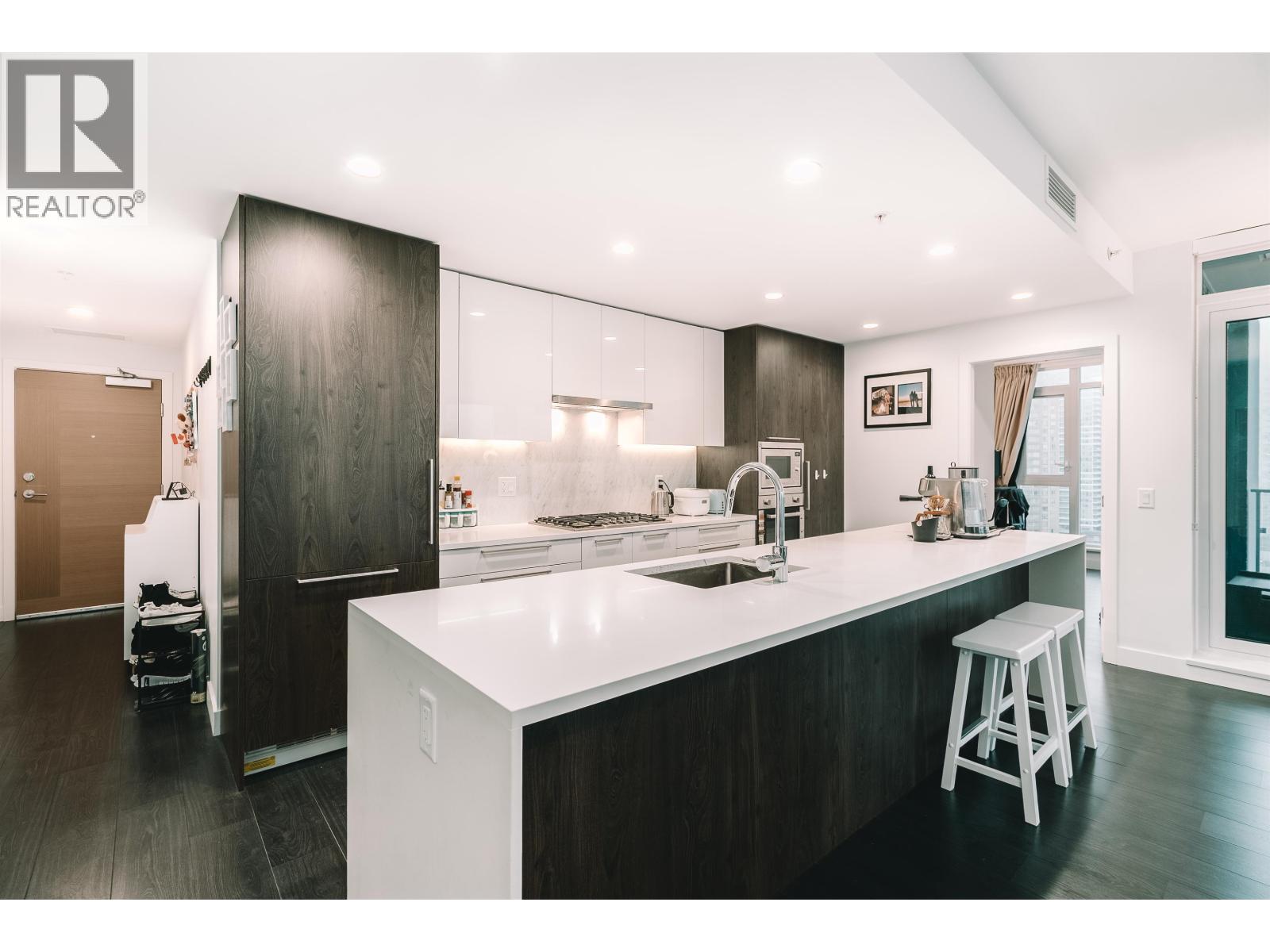 1608 6398 SILVER AVENUE, Burnaby