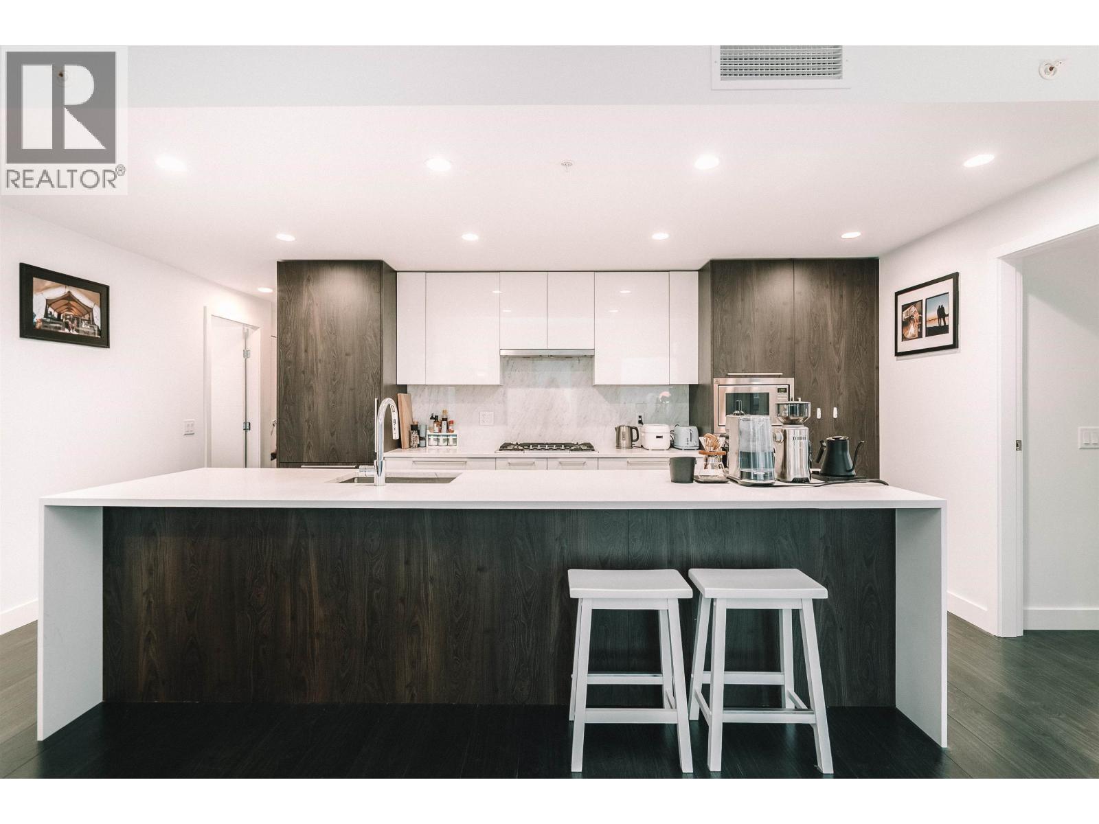 1608 6398 SILVER AVENUE, Burnaby