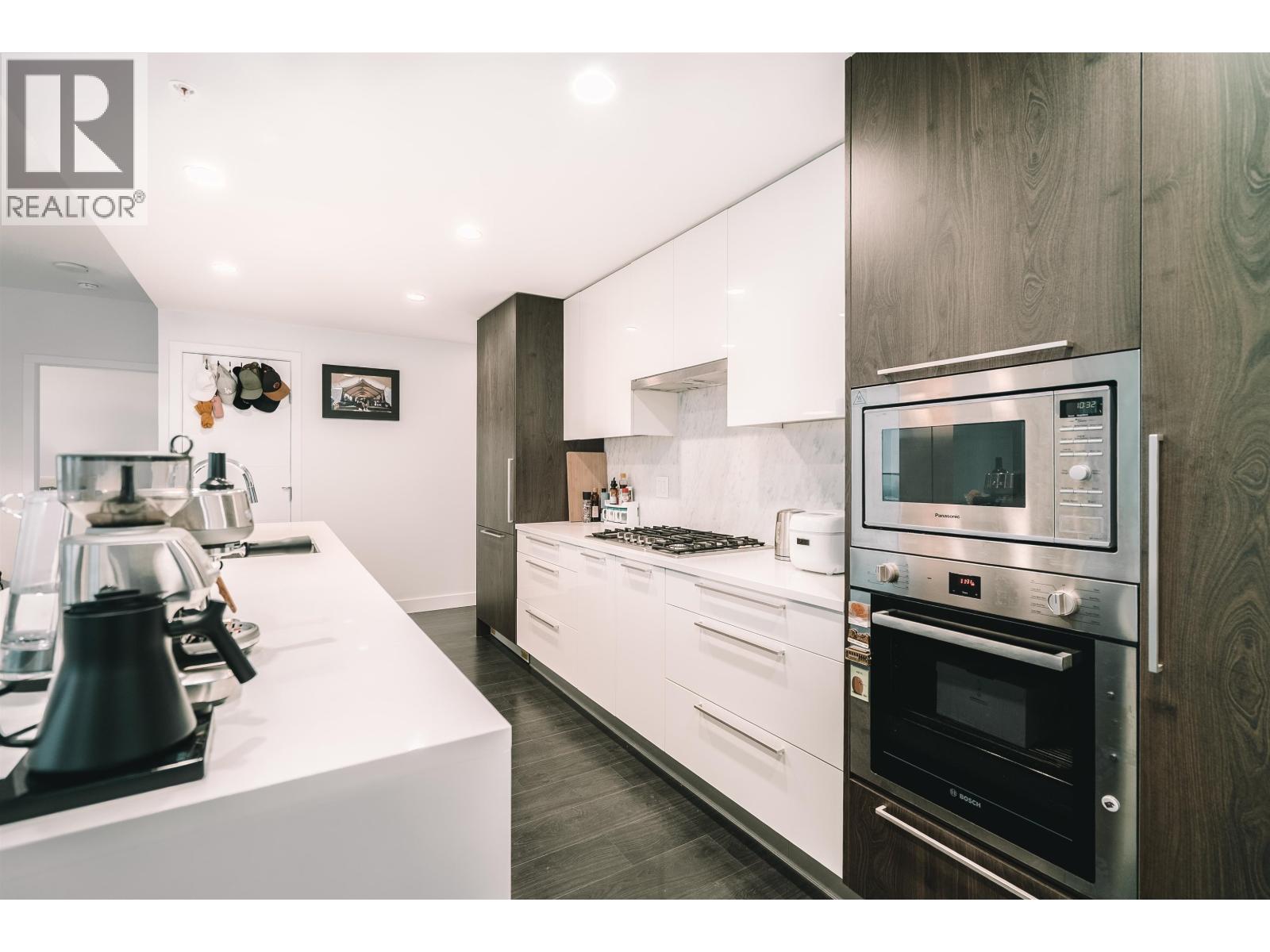 1608 6398 SILVER AVENUE, Burnaby