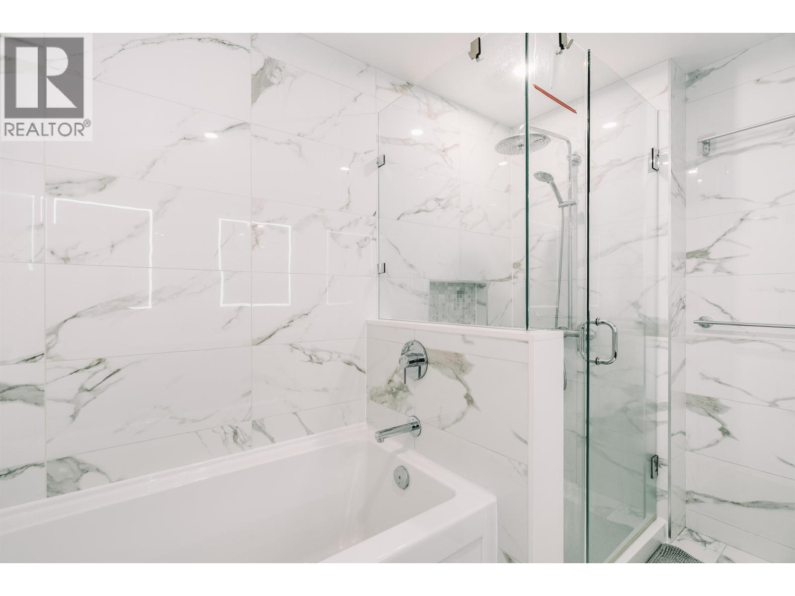 1608 6398 SILVER AVENUE, Burnaby