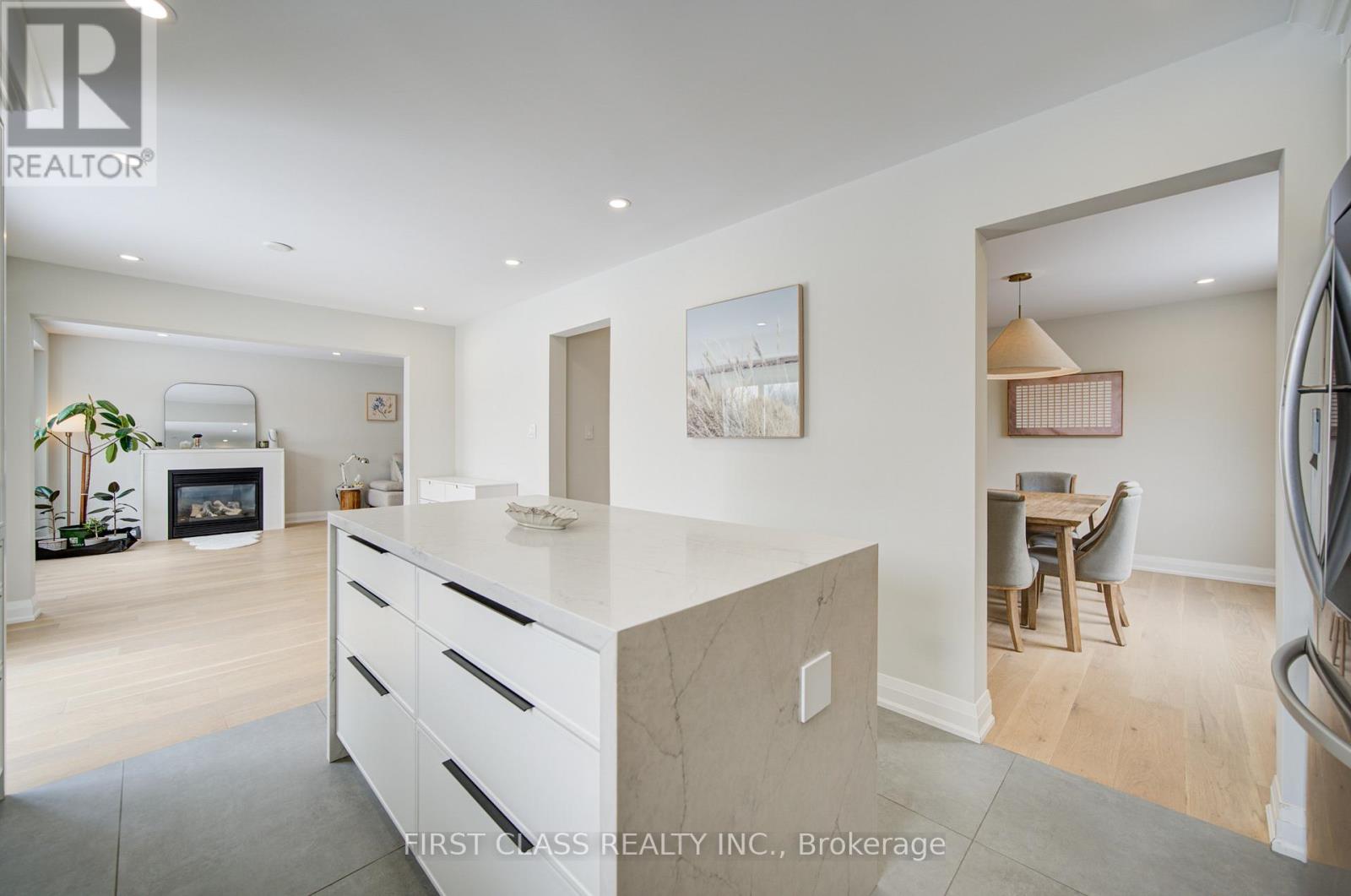26 COUNTRY LANE - 18
