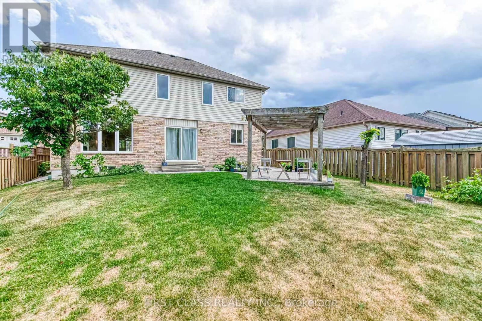 26 COUNTRY LANE - 44