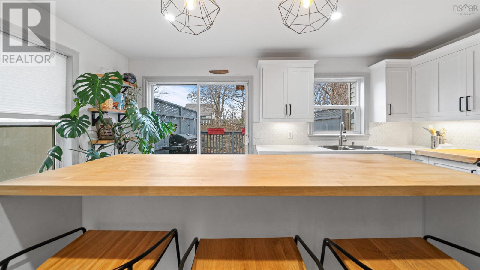 Property 28 of 44 of 45 Melrose Avenue