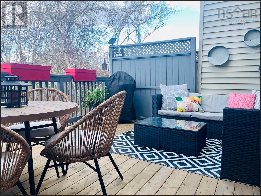 Property 39 of 44 of 45 Melrose Avenue