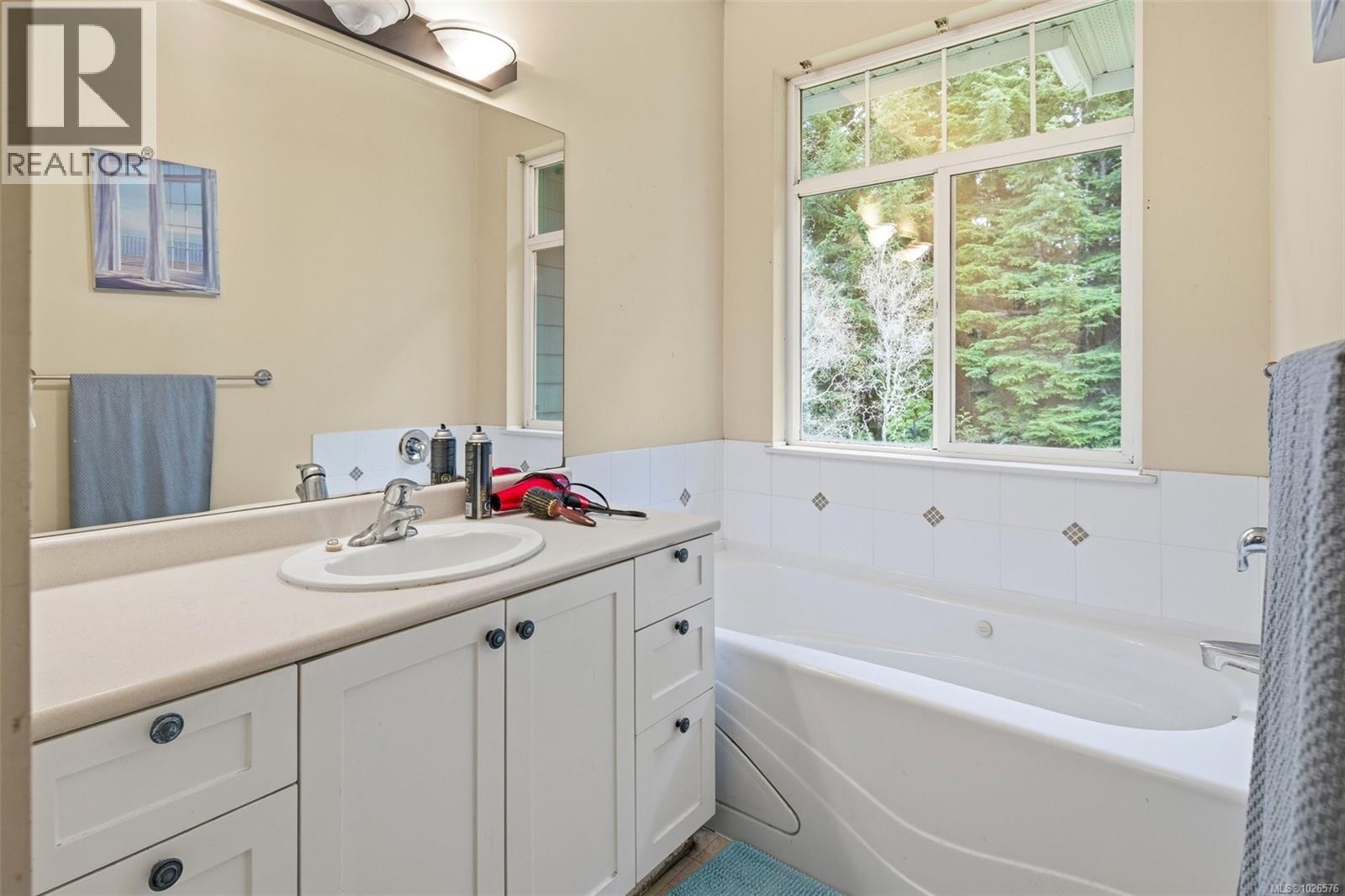  2398 Sunriver Way, Sooke