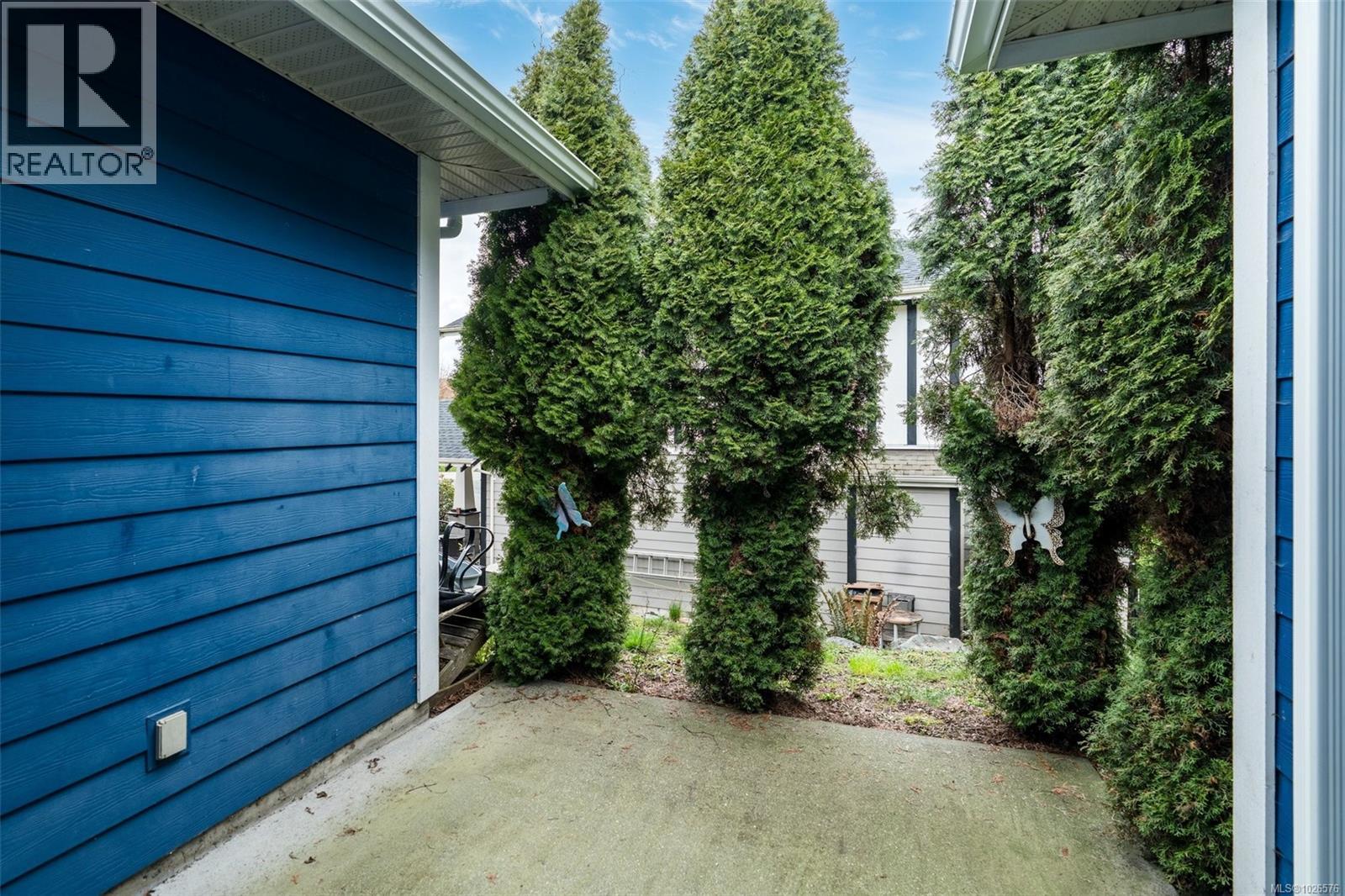  2398 Sunriver Way, Sooke