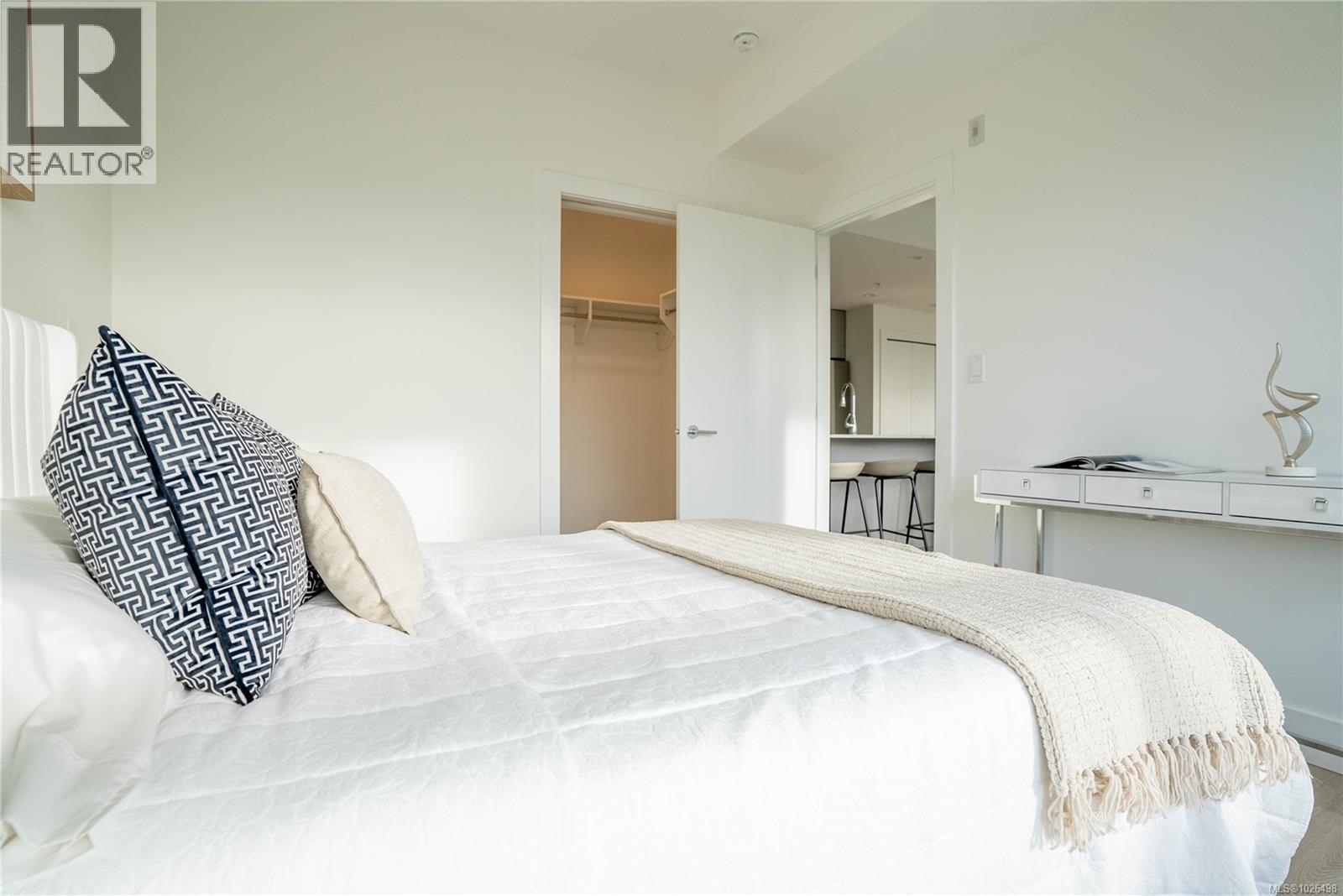 501 258 Helmcken Rd, View Royal