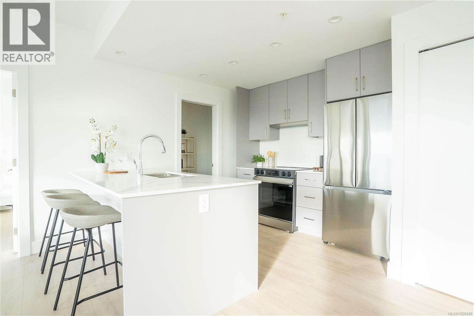 501 258 Helmcken Rd, View Royal