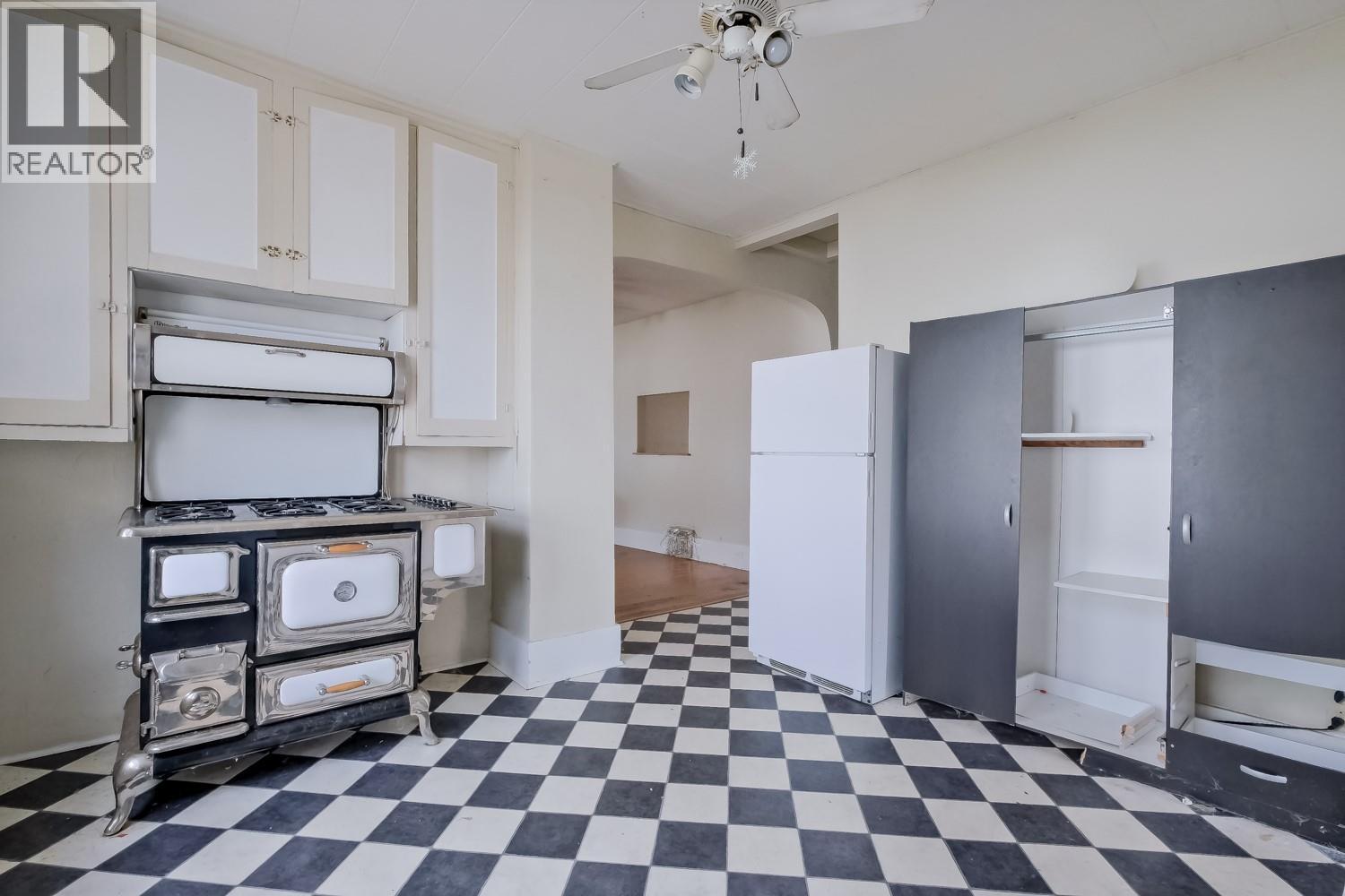 13218 KELLY Avenue, Summerland