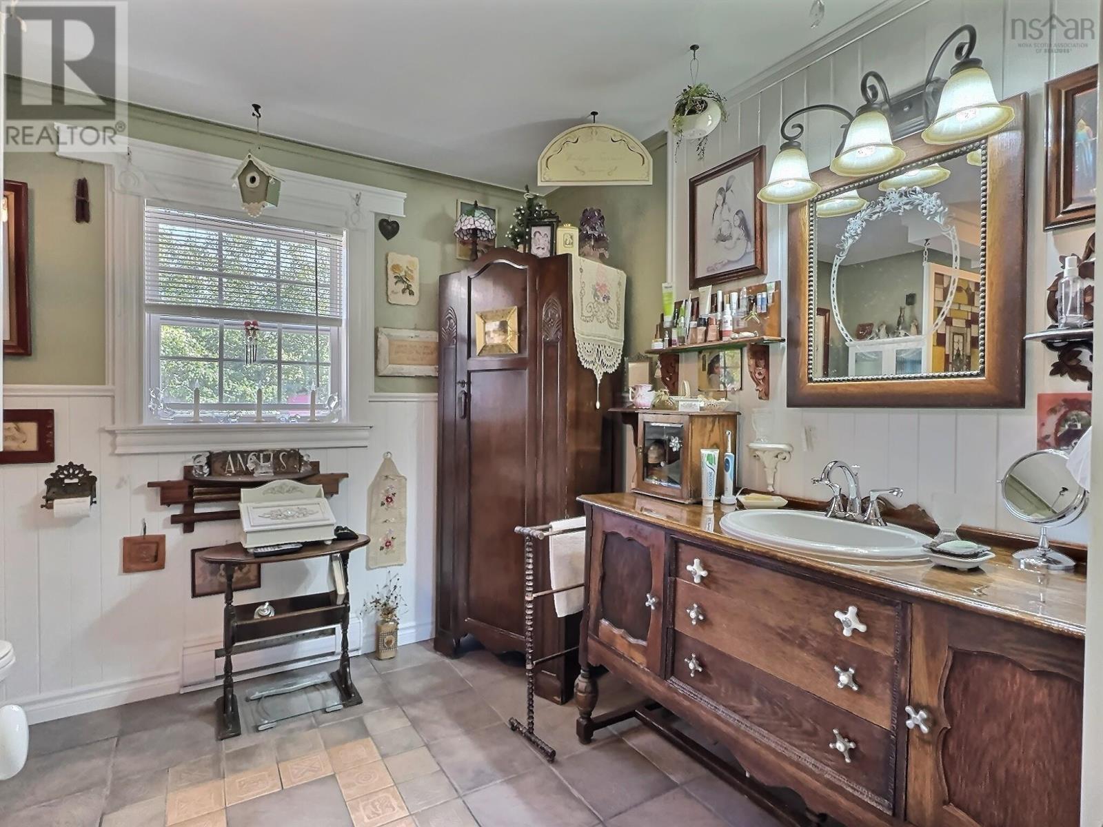 Property 7 of 13 of 61 Franklin Drive