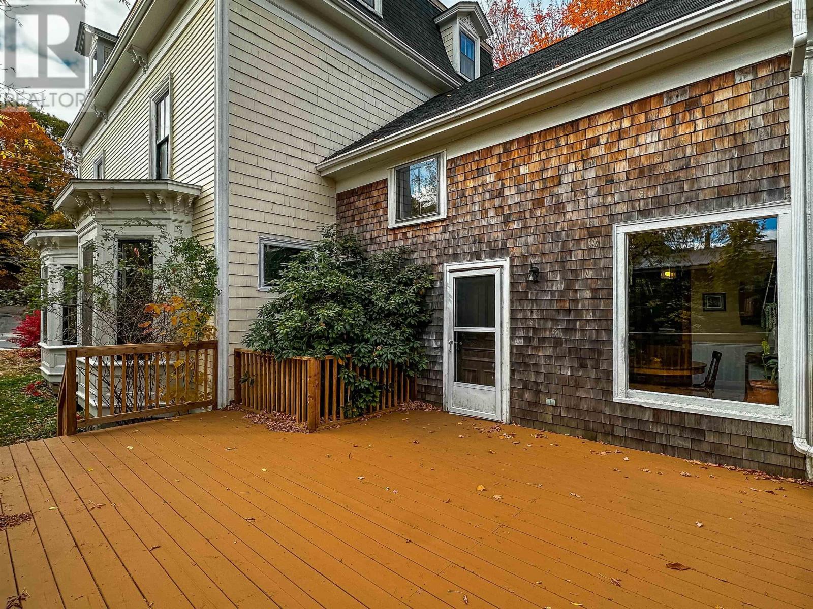 Property 41 of 48 of 525 Main Street