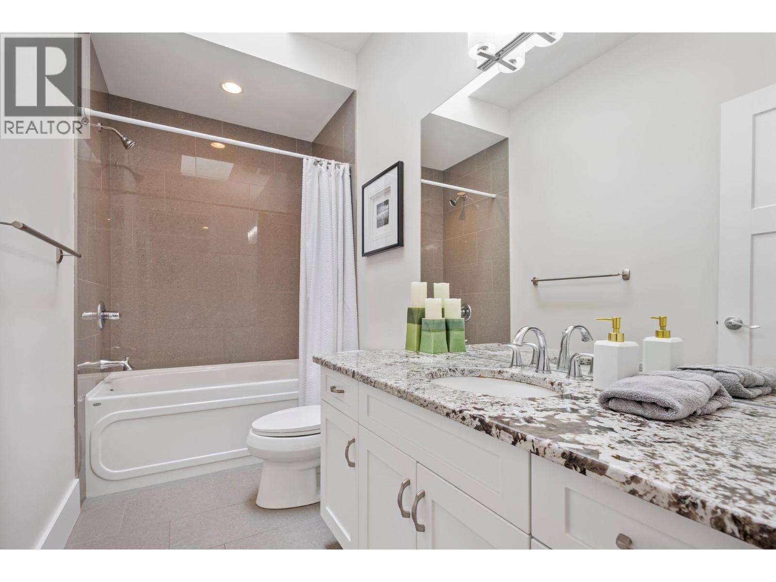 7229 Edgewater Place, Coldstream