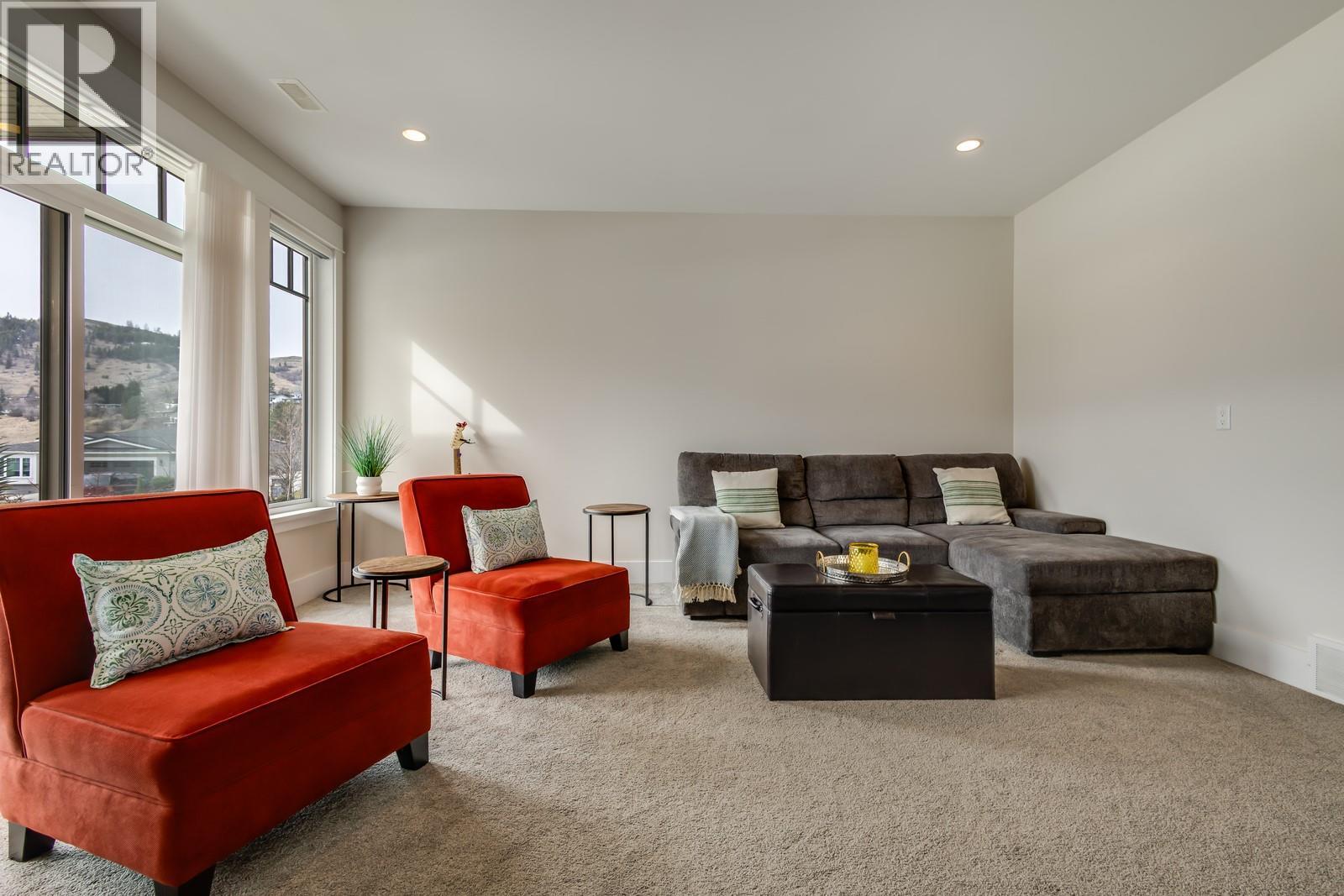 7229 Edgewater Place, Coldstream