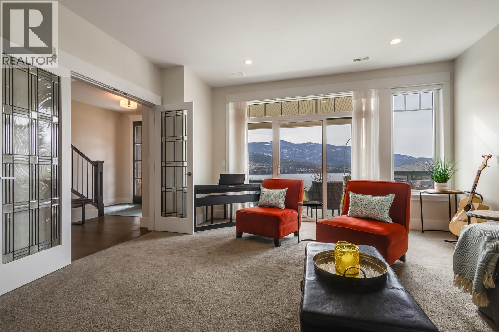 7229 Edgewater Place, Coldstream