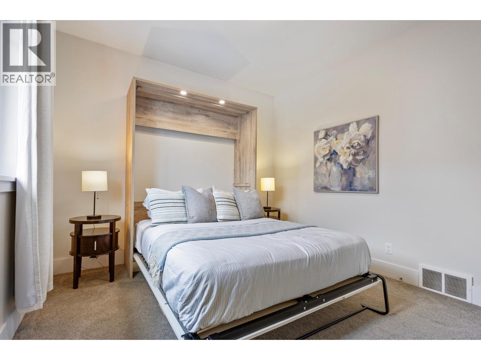 7229 Edgewater Place, Coldstream