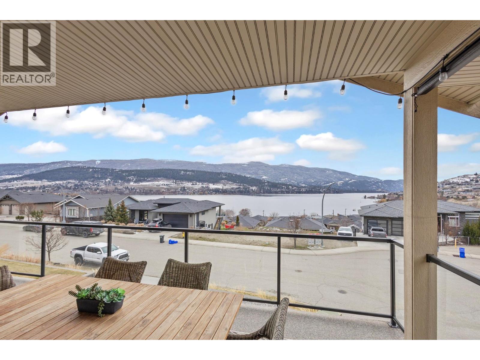 7229 Edgewater Place, Coldstream