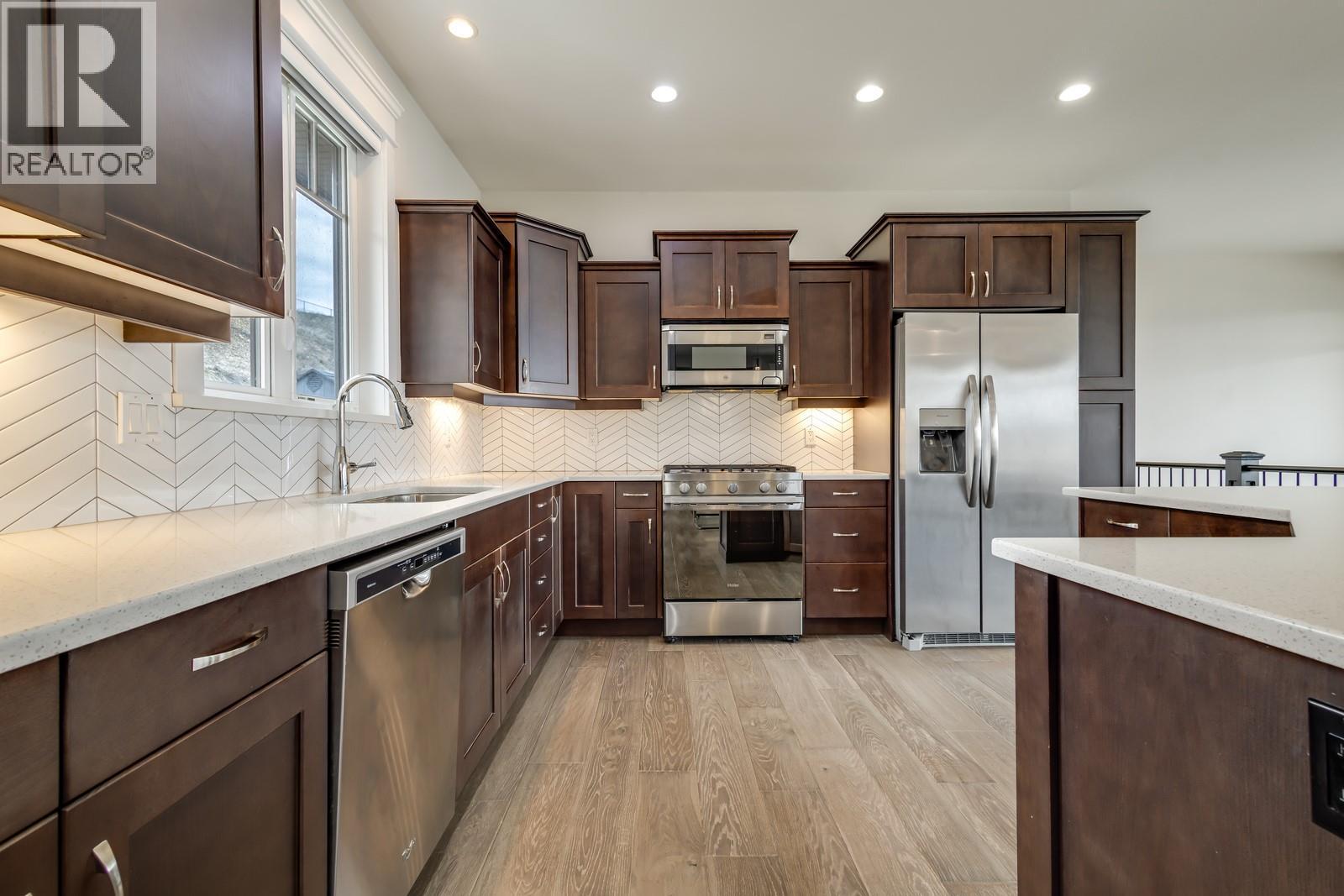 7229 Edgewater Place, Coldstream