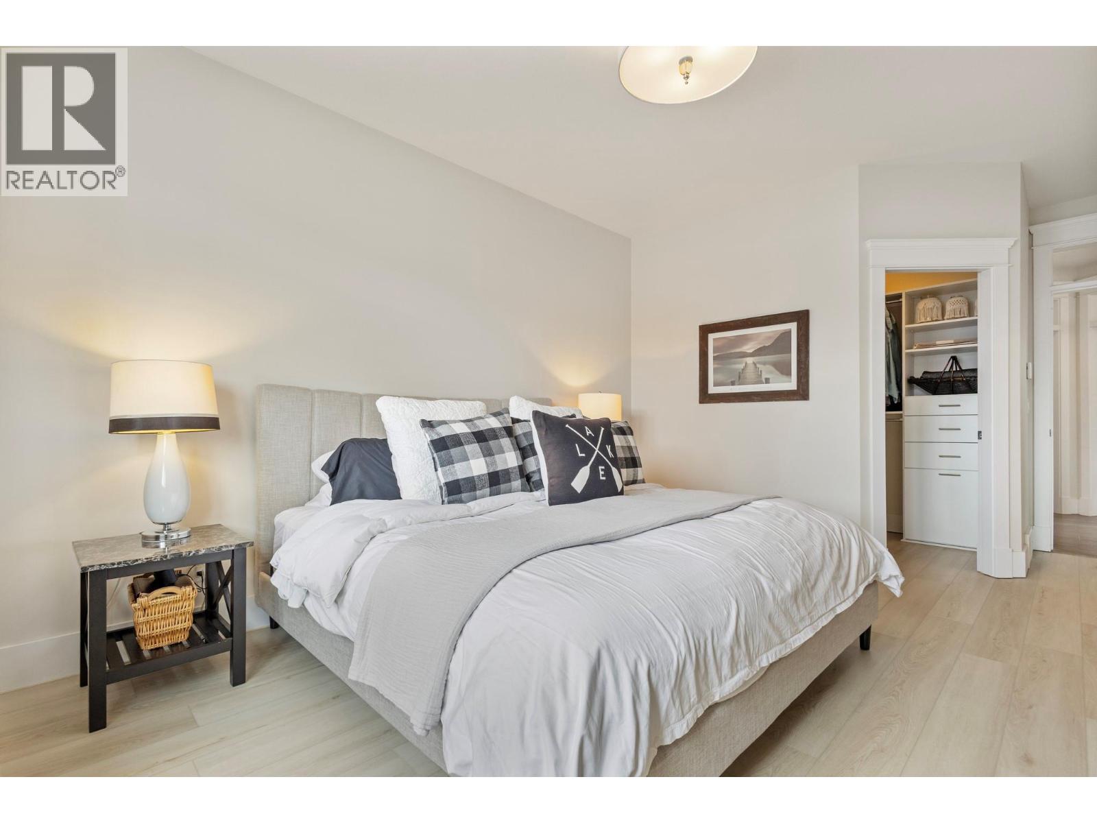 7229 Edgewater Place, Coldstream