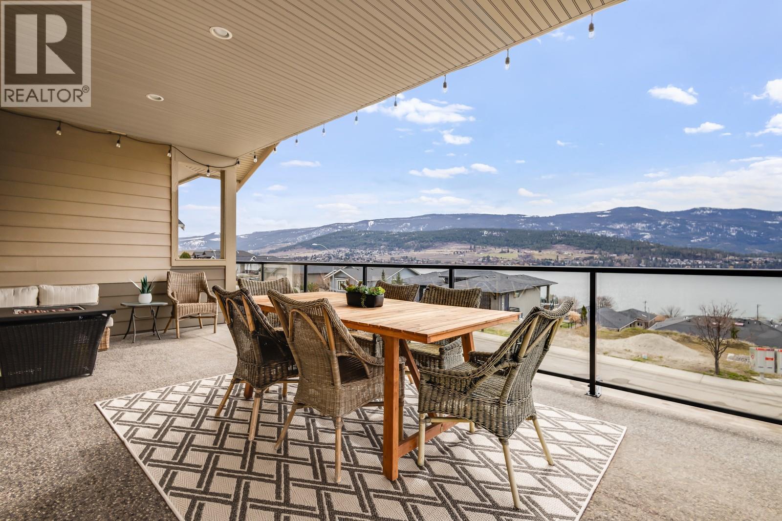 7229 Edgewater Place, Coldstream