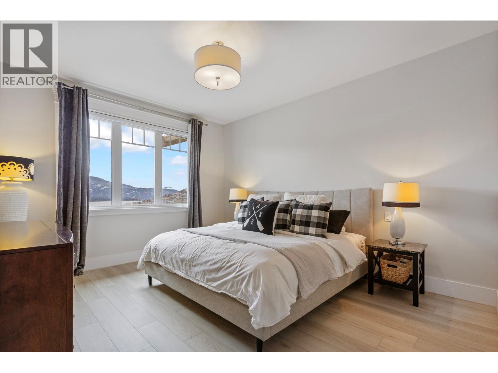 7229 Edgewater Place, Coldstream