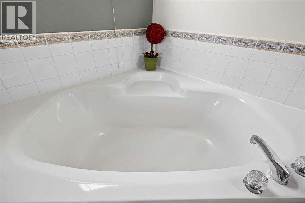 Single Family House for Sale in  Chaparral Drive SE Chaparral Calgary 